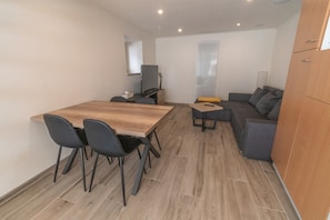 House | Dining