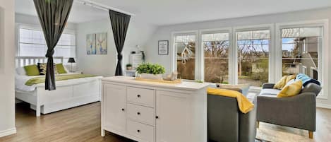 1 chambre, bureau, lit parapluie, Wi-Fi