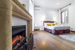 Superior Apartment | In-room safe, desk, laptop workspace, blackout drapes - S.Angelo Apartments (Rome)