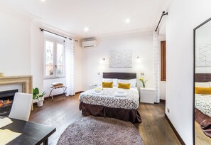 Superior Apartment | In-room safe, desk, laptop workspace, blackout drapes - S.Angelo Apartments (Rome)