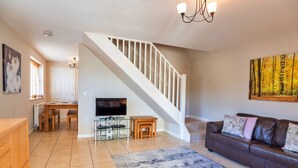 Cottage | Living room - Lodge in High Bickington Near River Taw (Umberleigh)