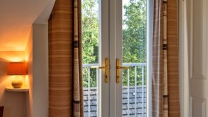 Cottage | 2 bedrooms, iron/ironing board - Lodge in High Bickington Near River Taw (Umberleigh)