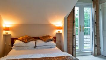 Cottage | 2 bedrooms, iron/ironing board