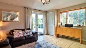 Cottage | Living room - Lodge in High Bickington Near River Taw (Umberleigh)