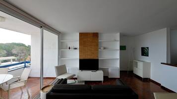 Smart TV, table tennis