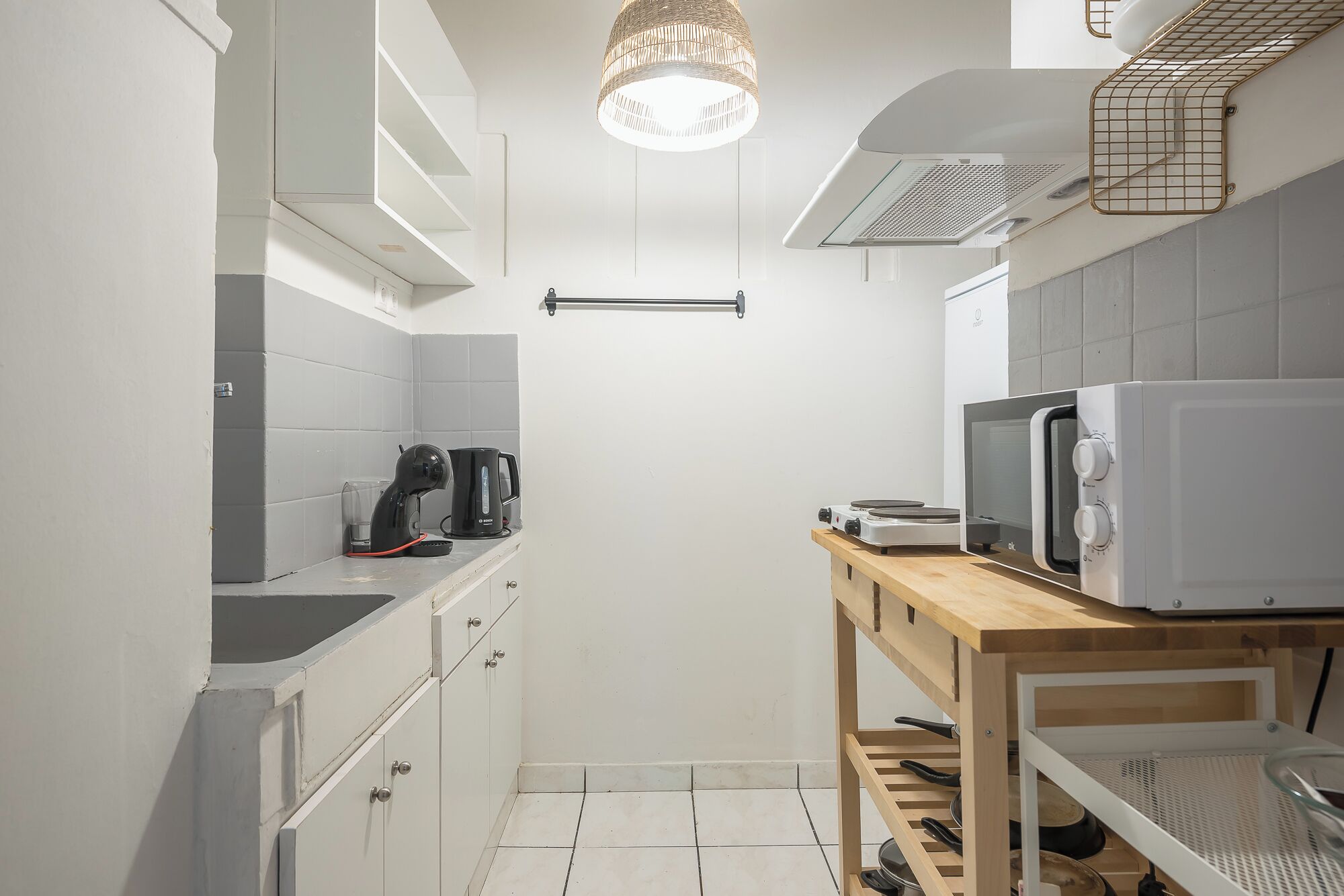 Fridge, microwave, stovetop, coffee/tea maker