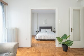 2 bedrooms, iron/ironing board, bed sheets - 2BD - Center of Athens - 4mins Walk To Acropolis (Athina)