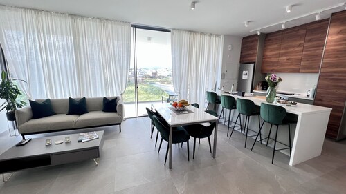 Apartment/NearCasino\Port/GolfClub/Tennis Academy\Mall/&Football Stadium.