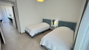 2 chambres, fer et planche à repasser, accès au Wi-Fi (inclus)
