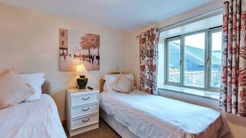 Cottage | 2 bedrooms, iron/ironing board