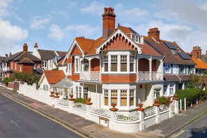 Exterior - Apartment in Brighton Near the Beach (Brighton)