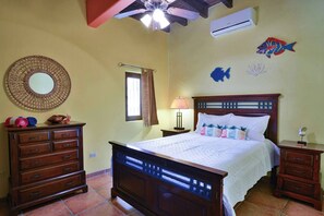 1 bedroom, iron/ironing board, free WiFi, bed sheets - Mission Gate 1A,  1-bedroom condo by Island House Vacation Rentals (West Bay)