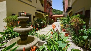 Property grounds - Mission Gate 1A,  2-bedroom condo by Island House Vacation Rentals (West Bay)