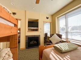 1 多间卧室、免费高速有线上网