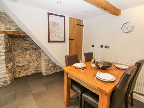 Dining - Bank Cottage (Hope Valley)