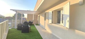 Outdoor dining - Casa Lilly With Private Garden (Castelsardo)