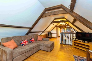 House | Living room - Riverview Holiday Home in Stamford, No Deposit (Peterborough)