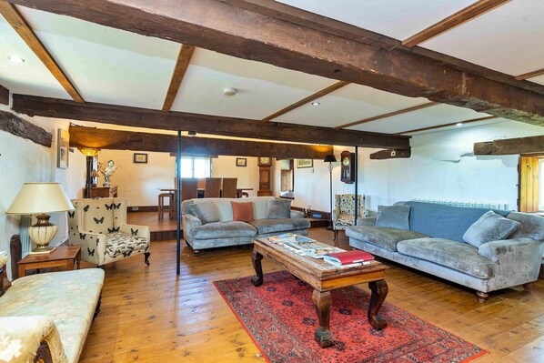 House | Living area - Riverview Holiday Home in Stamford, No Deposit (Peterborough)