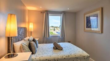 Apartment | 2 bedrooms, iron/ironing board