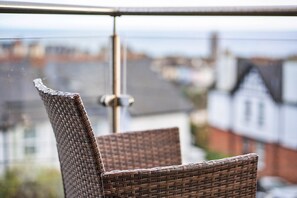 Apartment | Balcony - Apartment in Teignmouth With Sea Views (Teignmouth)