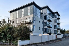 Apartment | Exterior - Apartment in Teignmouth With Sea Views (Teignmouth)