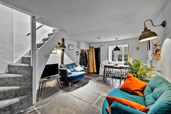 Cottage | Living area