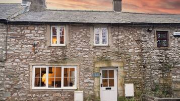 Cottage | Exterior detail