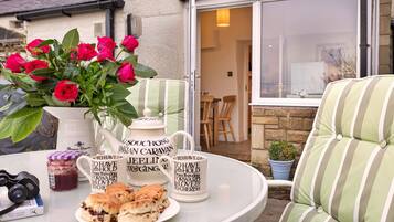 Cottage | Outdoor dining