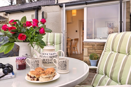 Historical Cottage in Ingleton, No Deposit