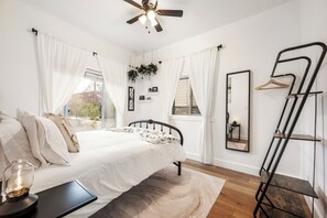 4 chambres, fer et planche à repasser, Wi-Fi, draps fournis