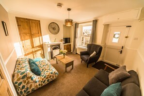 Cottage | Living area
