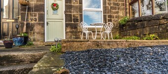 Hillside Cottage in Matlock, No Deposit