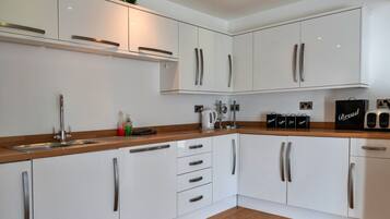 Cottage | Private kitchen | Toaster