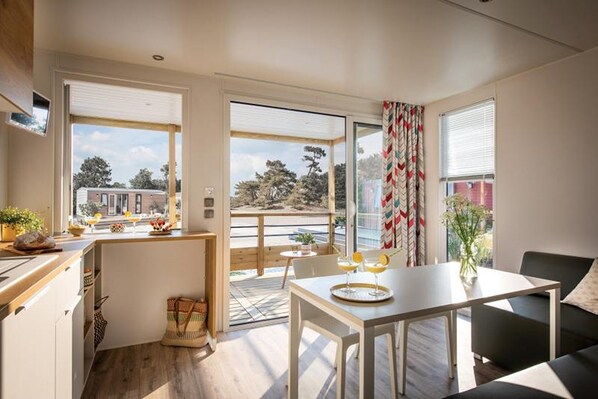 House | Living room - Chalet by Hegermeer With Harbor Access (Heeg)