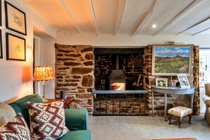 Cottage | Living room - Holiday Cottage With Private Garden, No Deposit (South Molton)