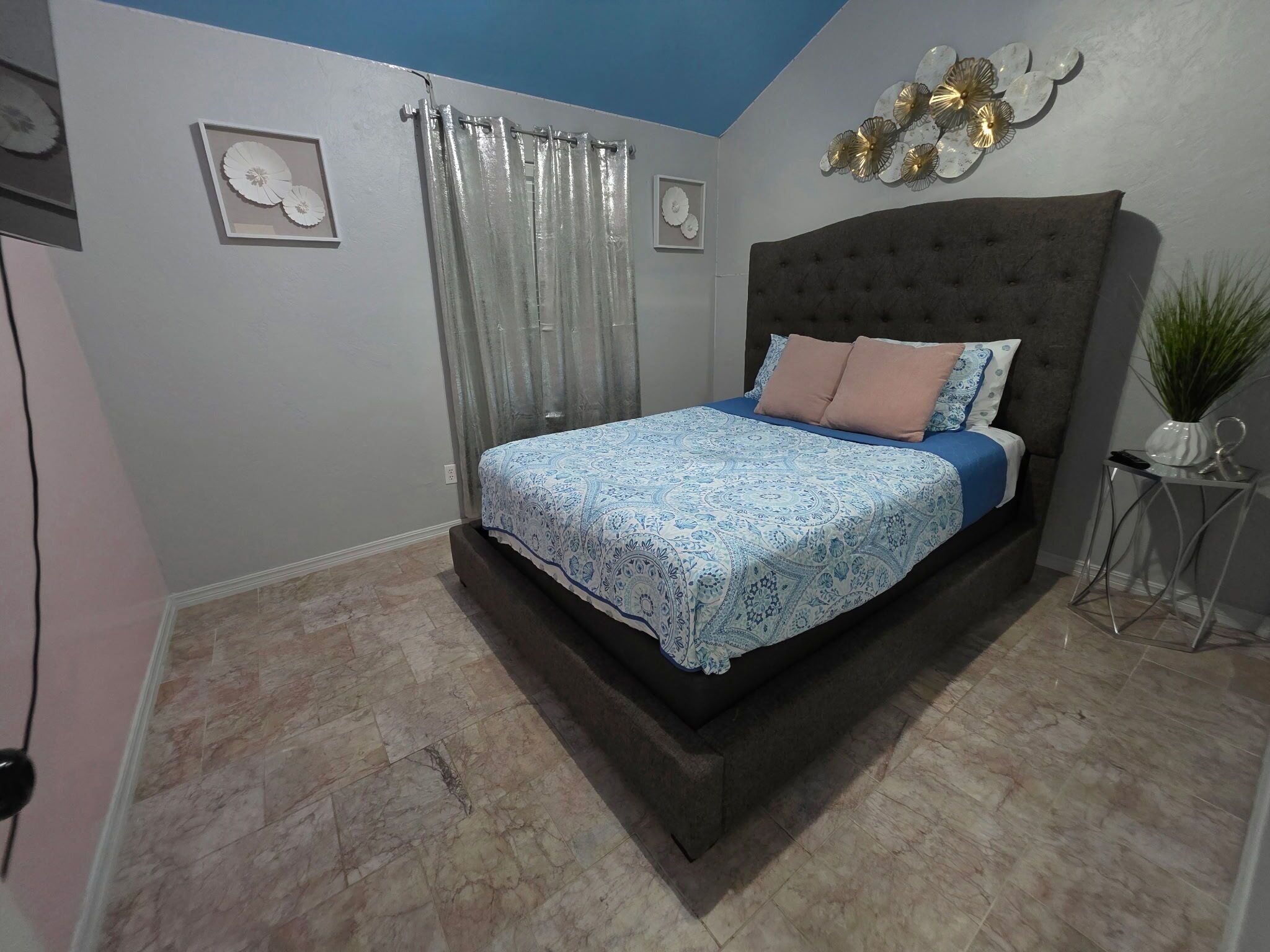 4 dormitorios, tabla de planchar con plancha, wifi gratis y ropa de cama