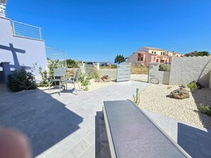 Apartment, 1 Schlafzimmer, Raucher, Terrasse | Speisen im Freien