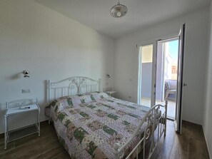 Apartment, 1 Bedroom, Smoking, Patio