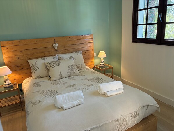 2 chambres, bureau, fer et planche à repasser, Wi-Fi gratuit