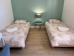2 bedrooms, desk, iron/ironing board, free WiFi