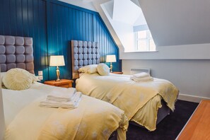 标准双人房或双床房 | 办公桌、笔记本电脑工作区、隔音、免费 WiFi