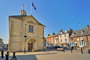 Apartment | Exterior - Apartment in Brackley Town Hall Charm (Brackley)