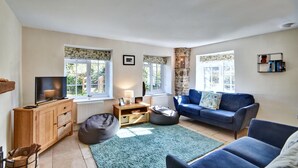Unclassified image, 2 of 33, button - Cottage in Bellerby With Private Hot Tub (Leyburn)