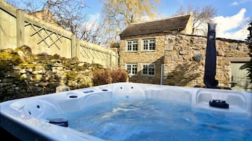 Feriehus | Udendørs spabad