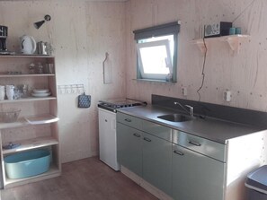 Private kitchen - Cabin by Hegermeer With Boat Rentals (Heeg)