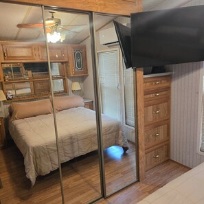 1 bedroom, free WiFi - Nice 1-bedroom house in 55+ resort (Donna)