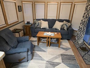 Smart TV - Nice 1-bedroom house in 55+ resort (Donna)