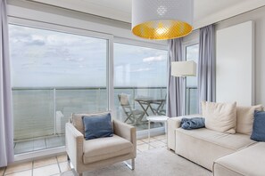 Living room - One-bedroom Apartment on the Seafront (Middelkerke)