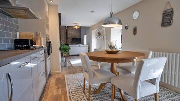 Cottage | Dining