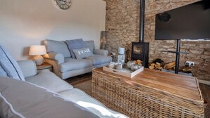 Cottage | Living area - Barn in Peak District Near Buxton (Buxton)